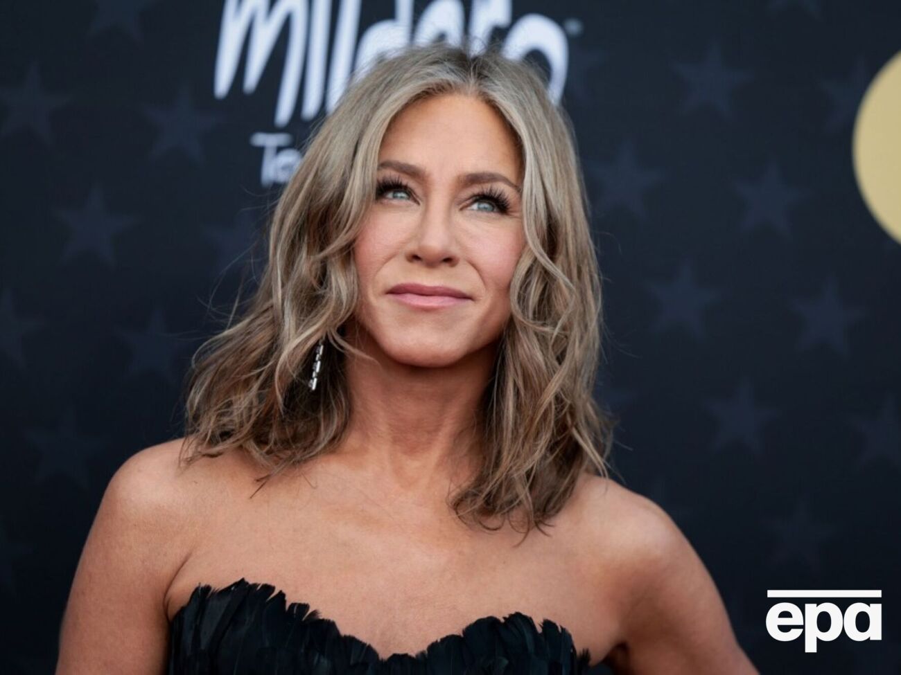 Энистон перестала скрывать роман с Кертисом в начале ноября