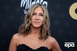 Энистон перестала скрывать роман с Кертисом в начале ноября