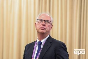Після витоку розмови у ЗМІ Дмитрієв усю ніч намагався виправдатися й постив ШІ-картинки в соцмережі