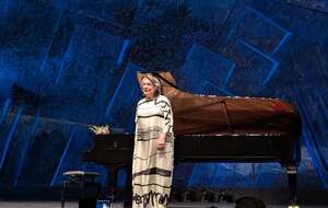 У пресслужбі концертного залу пояснили, що скасування концерту Леонської стало для них непростим кроком