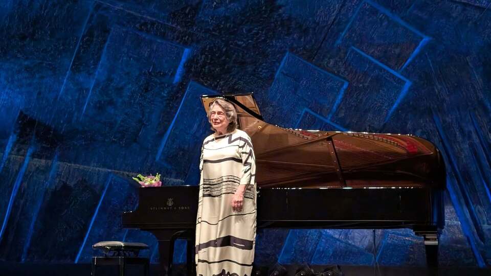 В пресс-службе концертного зала объяснили, что отмена концерта Леонской стала для них непростым шагом