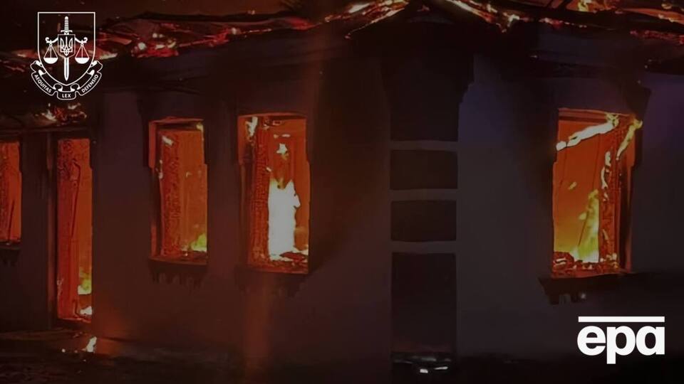В пожаре погибли четверо детей: мальчики пяти и семи лет, трехлетняя девочка и 10-месячный младенец