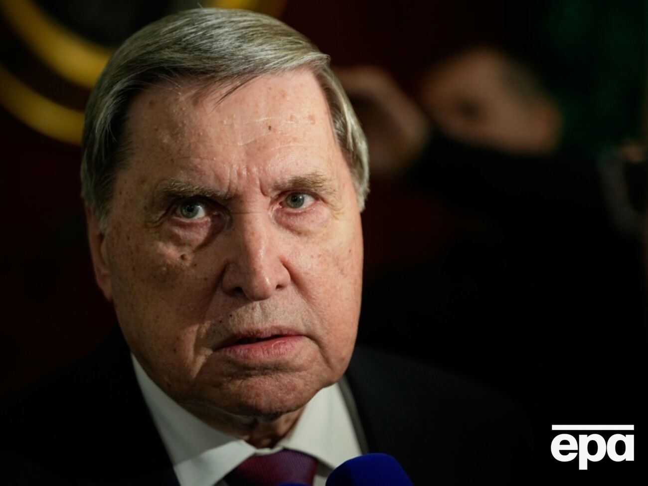 Ушаков признался в звонках через запрещенный WhatsApp