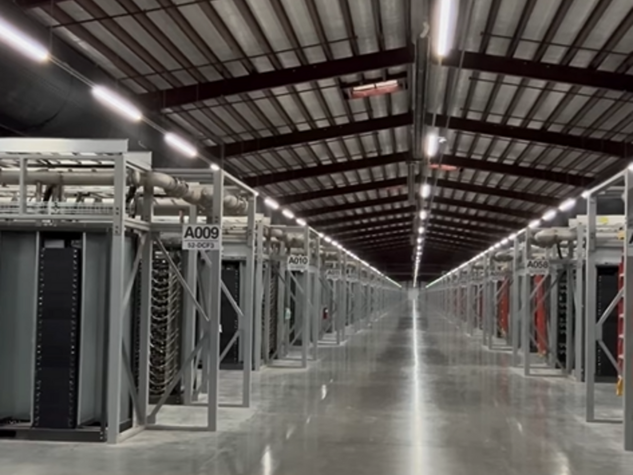 Трамп: Ферма щодня видобуває приблизно 2% світового запасу біткоіна