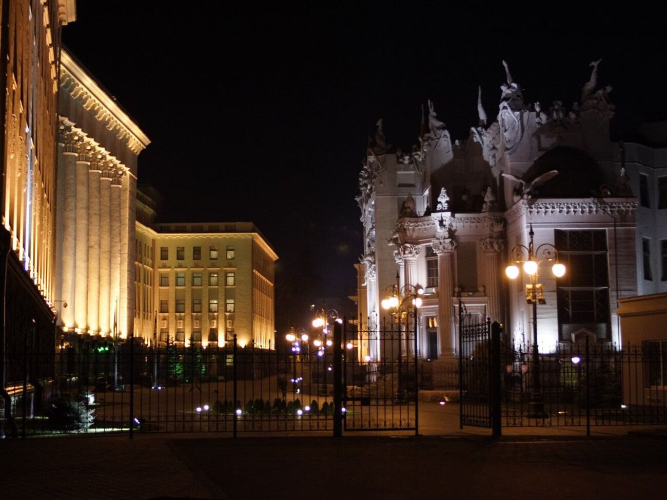 Чутливі пункти "мирного плану" мають обговорювати безпосередньо Трамп і Зеленський, зазначили в ОП