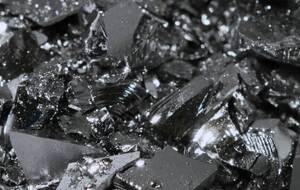 Инвесторы не видят смысла вкладывать средства в производство кремния в России, поскольку считают его неконкурентоспособным по сравнению с масштабом и себестоимостью в Китае