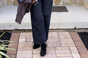 Джолин советует под разные фасоны джинсов подбирать трендовую обувь