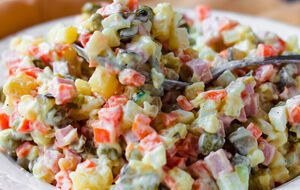 По этому рецепту для салата понадобится луковица