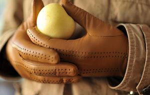 Перчатки карамельного цвета – в тренде