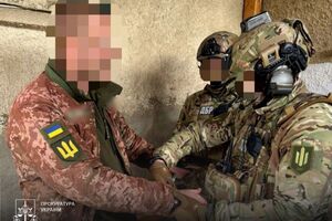 За даними слідства, заступник начальника ТЦК щонайменше п'ять разів ударив потерпілого, прицільно в ділянку паху