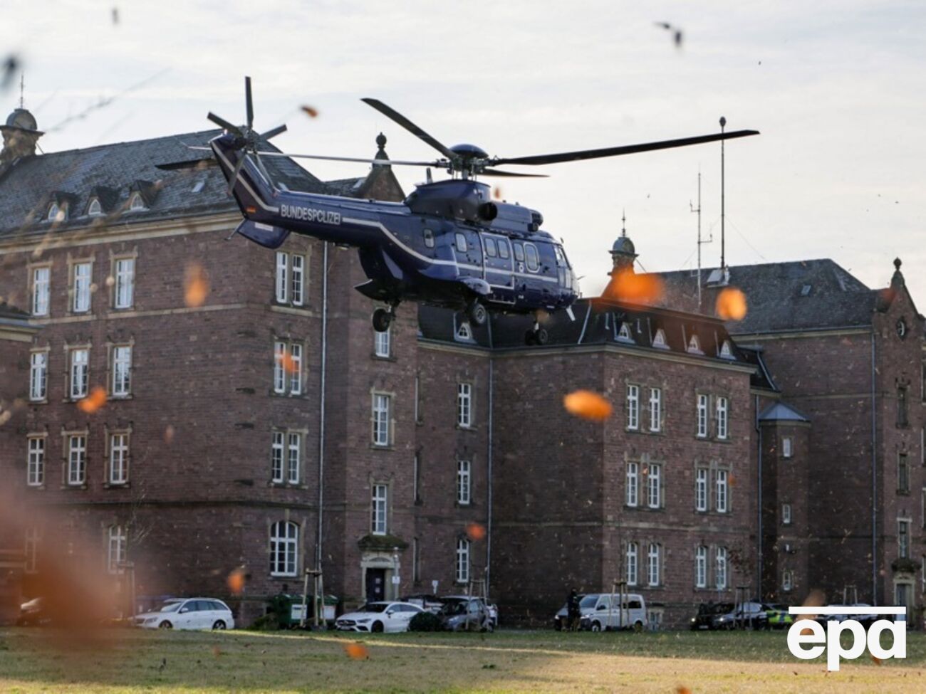 Кузнецова доставили в Карлсруэ вертолетом, отметили СМИ