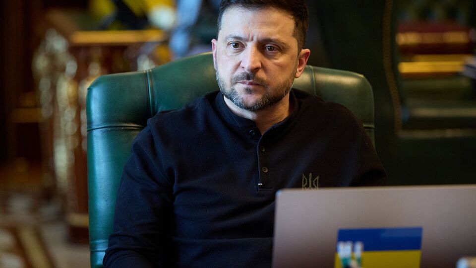 Украинские власти на связи с Вашингтоном, утверждает президент