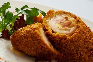 Котлети всередині містять сир