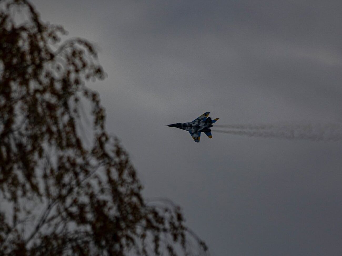 Украина полагается на вертолеты и самолеты, чтобы перехватывать и уничтожать российские Shahed, отметили СМИ