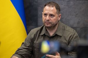 Зеленський не підпише документа про відмову від території, запевнив Єрмак
