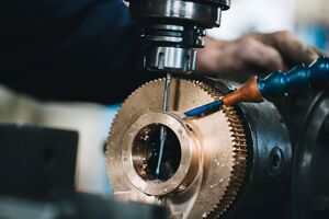 GMK Center: Одна из ключевых причин деиндустриализации – разрушение промышленных активов и логистики