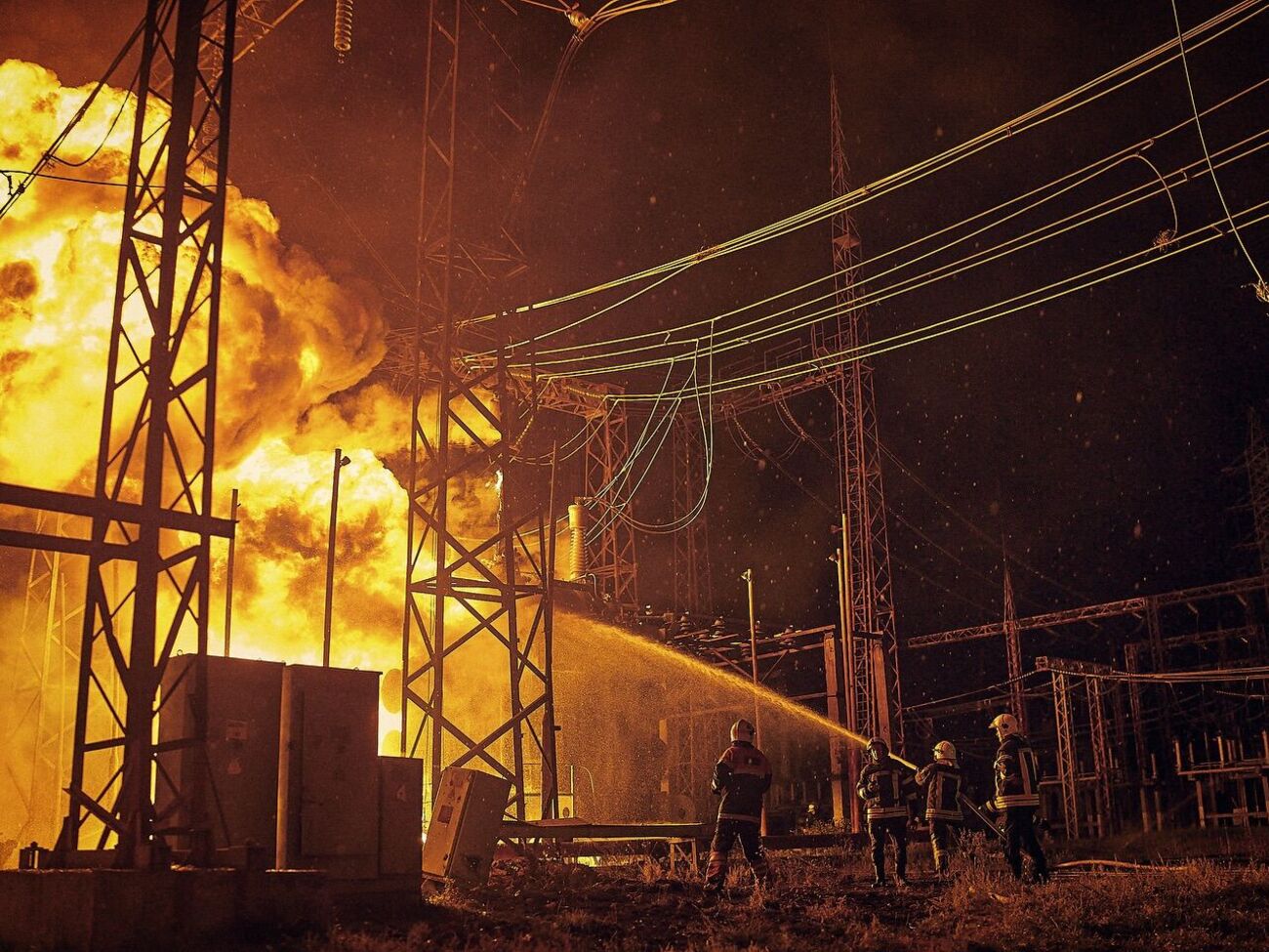 Это проект о стране, которая держится на ежедневном труде людей, сказали авторы Константин и Влада Либеровы