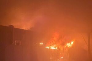 Пожар вспыхнул на складе для хранения аккумуляторов в "Алабуге", сообщили СМИ