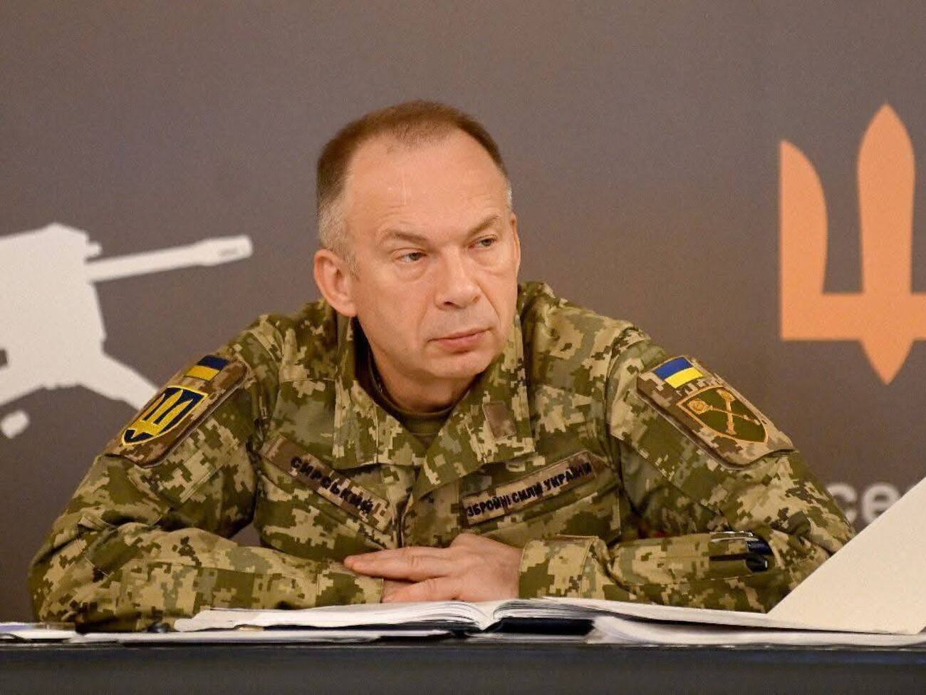 На подступах к Купянску ВСУ удерживают рубежи и усиливают огневое влияние на россиян, рассказал Сырский