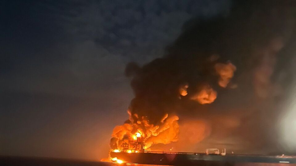 Танкеры Kairos и Virat могли загореться из-за внешнего воздействия, допустили в минтрансе Турции