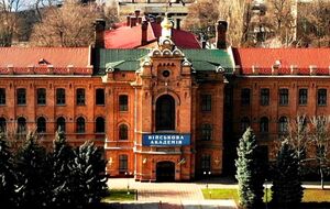 Предварительная квалификация причины смерти курсанта – самоубийство, но следствие рассматривает и версию превышения служебных полномочий