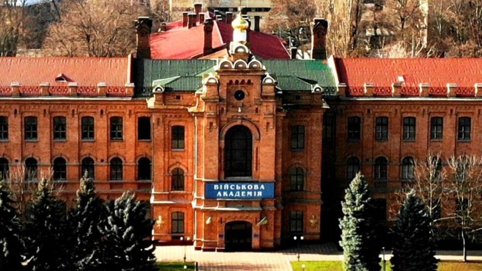 Предварительная квалификация причины смерти курсанта – самоубийство, но следствие рассматривает и версию превышения служебных полномочий