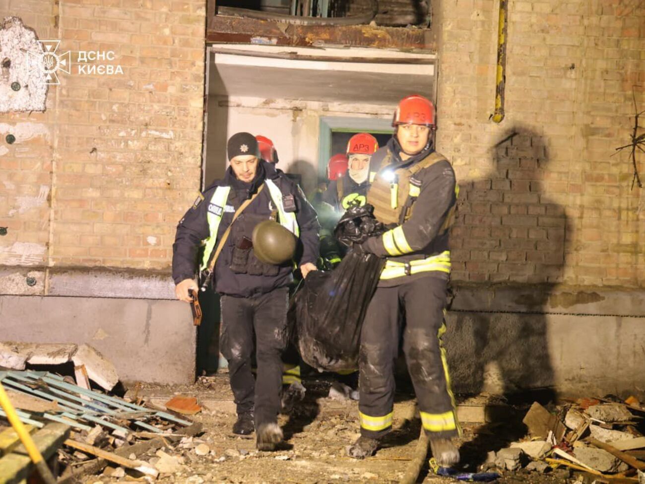 Тіло загиблого дістали рятувальники