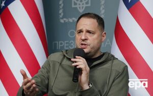 И республиканцы, и демократы недовольны жестким стилем Ермака и его наставническим способом ведения переговоров