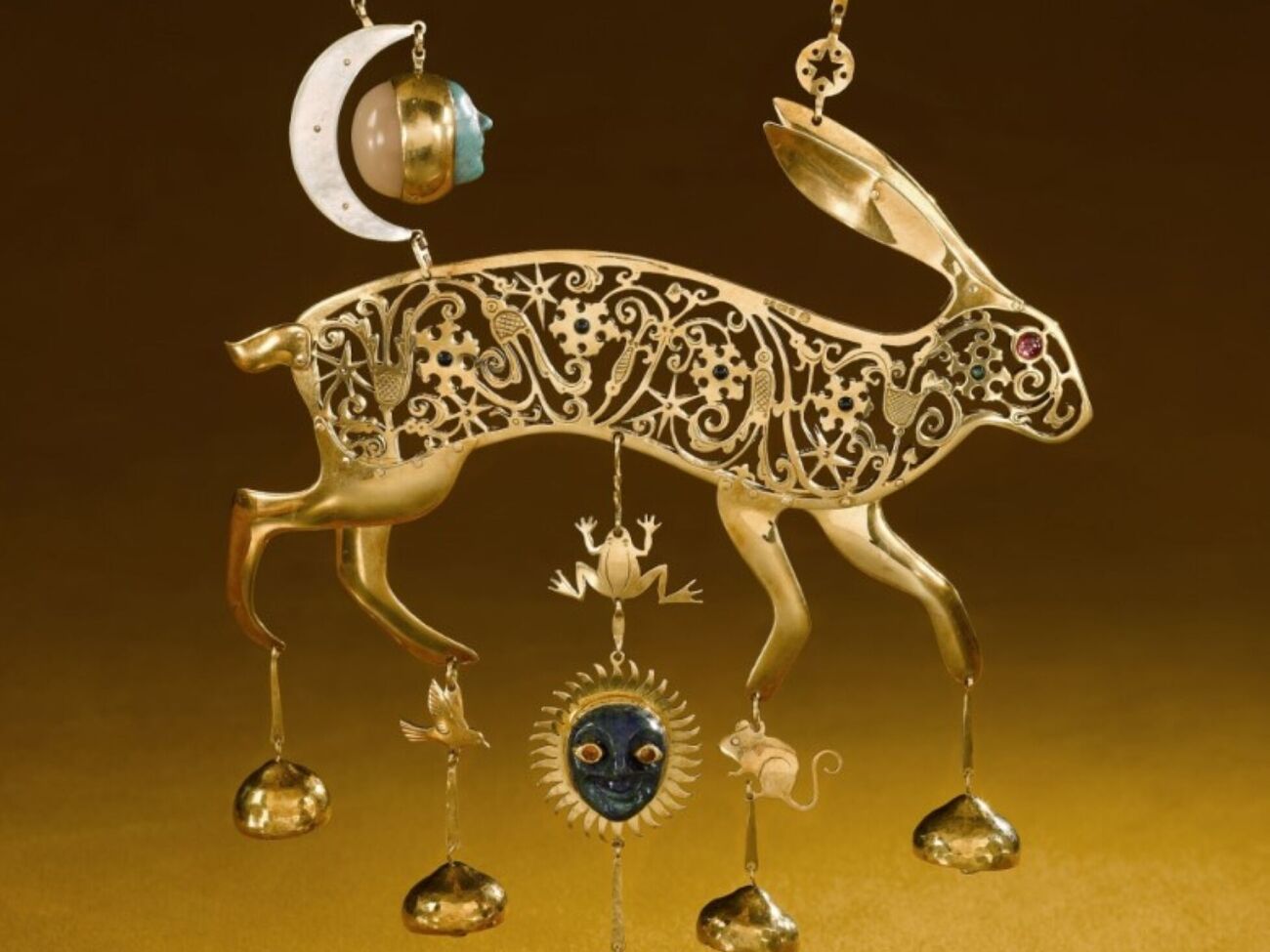 Ювелирное изделие было продано за £82,5 тыс. (€94,3 тыс.)