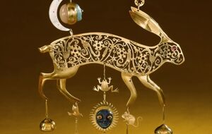 Ювелирное изделие было продано за £82,5 тыс. (€94,3 тыс.)