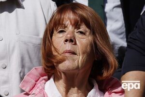 По словам адвоката бывшего мужа Пелико, он много пишет за решеткой