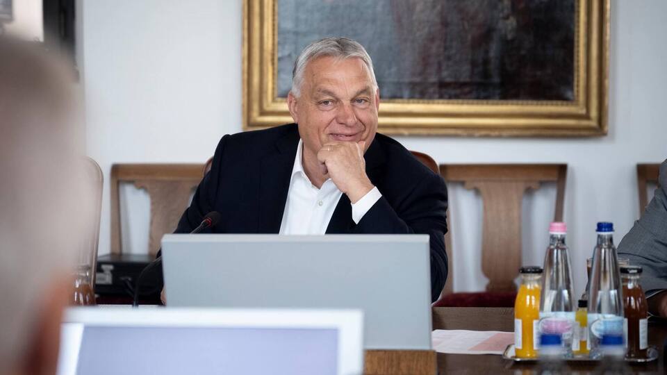 Будапешт "не в одній ваговій категорії" з РФ і США, пояснив Орбан