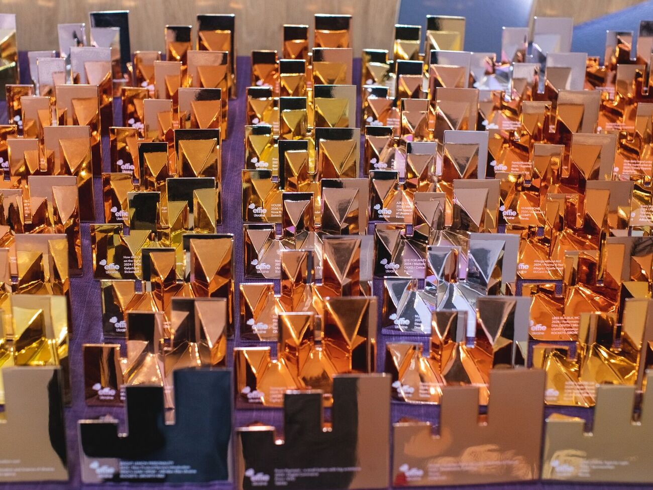 Наградой Effie Awards Ukraine отметили кампанию "Свет держится"