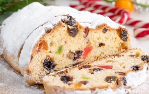 Храните штоллены в прохладном месте, завернув в пергаментную бумагу