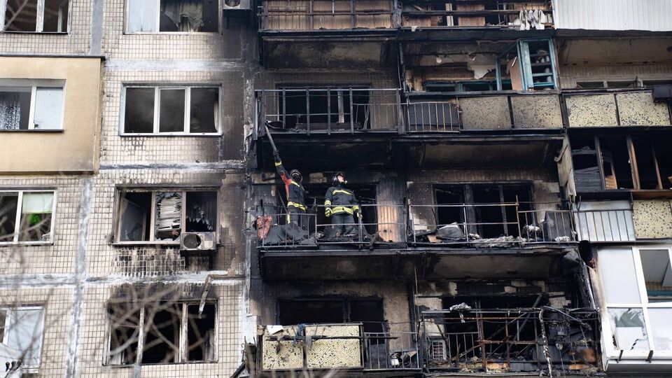 Ліквідацією наслідків обстрілу займалося 360 рятувальників
