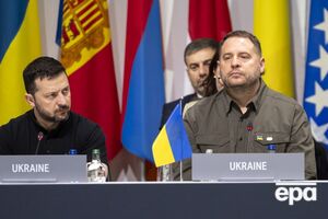 На думку FT, відставка Єрмака може вплинути на скрутне становище Зеленського