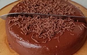 После приготовления торт должен постоять в холодильнике несколько часов