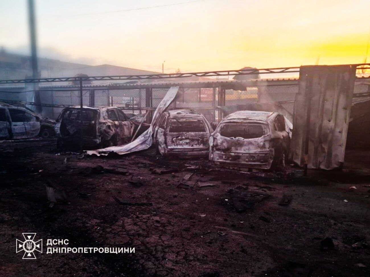 В Днепре ночью горело предприятие