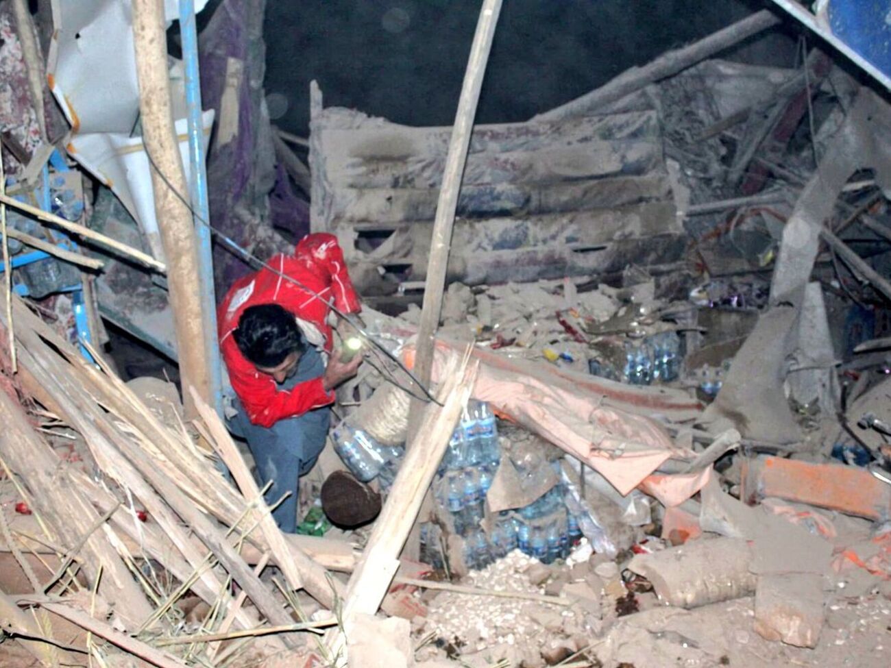 Епіцентр землетрусу був за 22 км на захід – південний захід від міста Хулм, поштовхи зафіксували о 0.59 на глибині 28 км