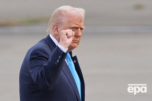 Трамп під час інтерв'ю витягнув із внутрішньої кишені піджака аркуш паперу зі списком із восьми воєн