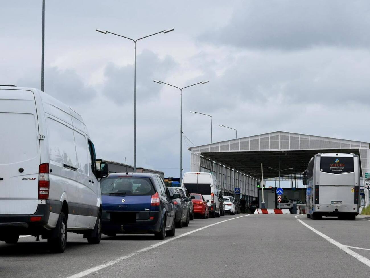 Украинцам нужно пройти фотографирование и дактилоскопию