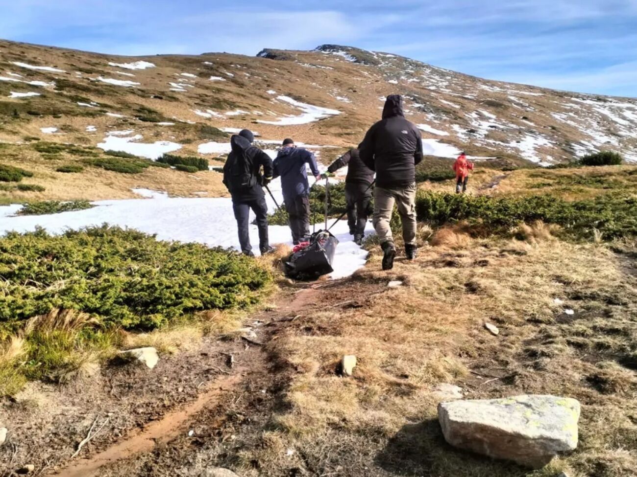 Тела транспортировали в морг в Рахове