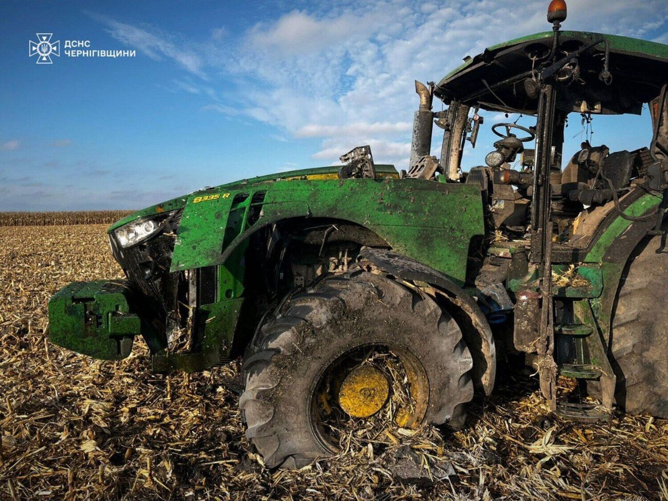 В результате взрыва российского беспилотника подорвано три единицы техники, сообщили в ГСЧС