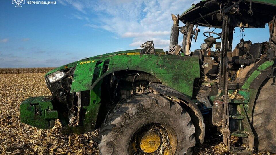 В результате взрыва российского беспилотника подорвано три единицы техники, сообщили в ГСЧС