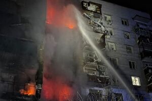 Погибший с семьей проживал на третьем этаже дома в Вышгороде, в который попал российский дрон