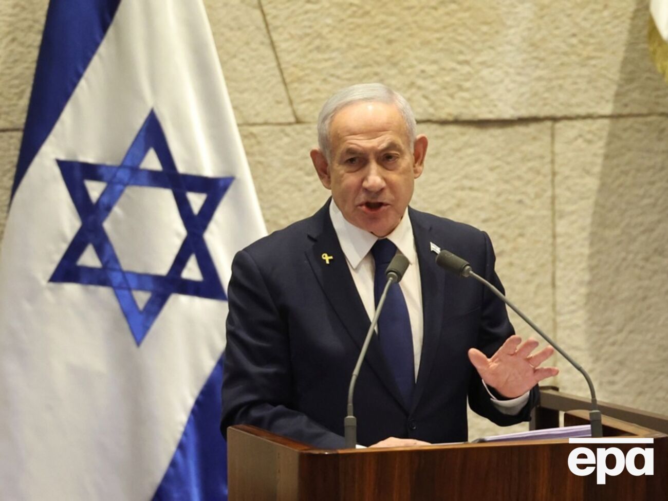 Нетаньяху попросил о помиловании, но не признал своей вины
