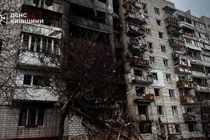 В результате атаки РФ ударными БПЛА в ночь на 30 ноября горела многоэтажка в Вышгороде