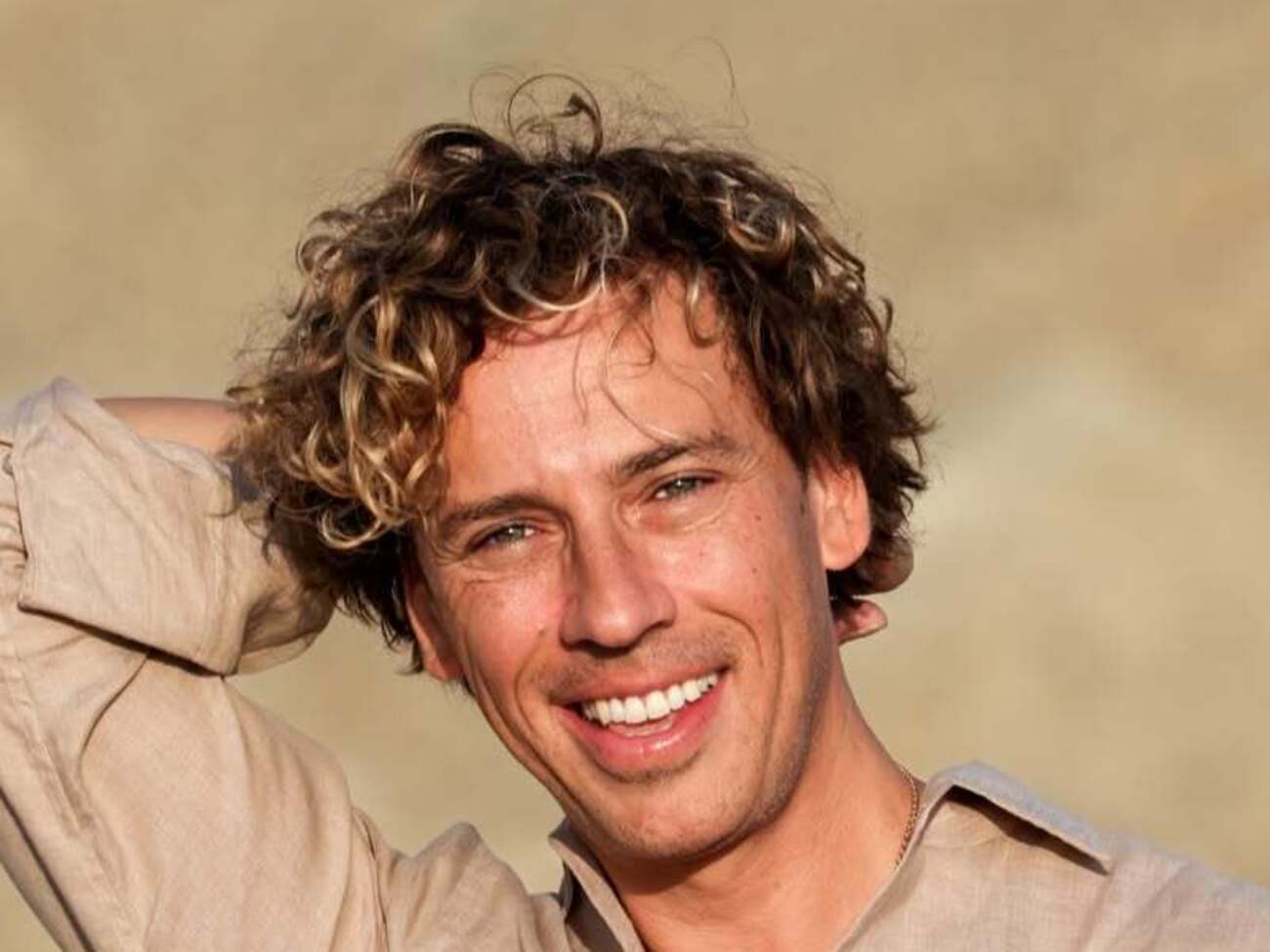 Галкін назвав себе на фото в пустелі "принцом у пісках"