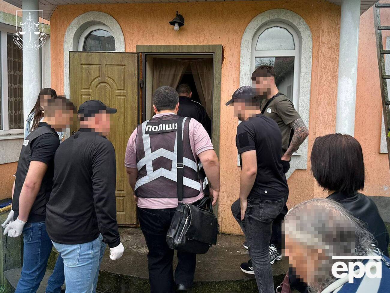 Підозрюваного передали Україні на кордоні з Польщею