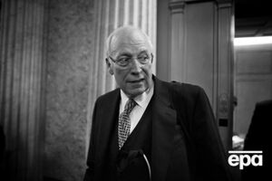 Чейни занимал должность в течение двух президентских сроков Джорджа Буша – младшего